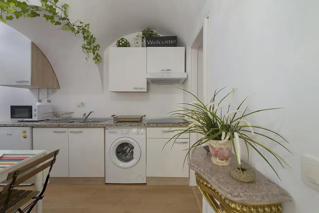 The Convent - Calm 1 Bedroom Apartment Close To The River 0*, Lissabon