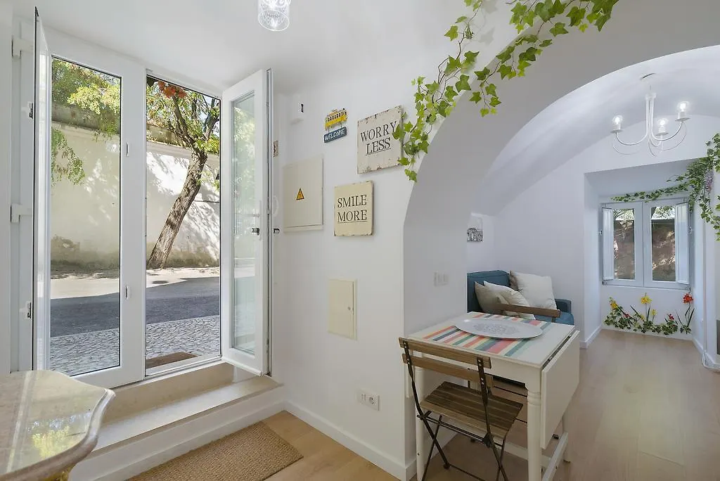 The Convent - Calm 1 Bedroom Apartment Close To The River